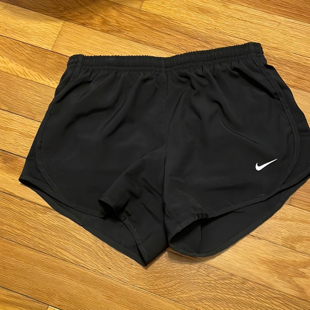 Nike girls athletic shorts black girls size medium